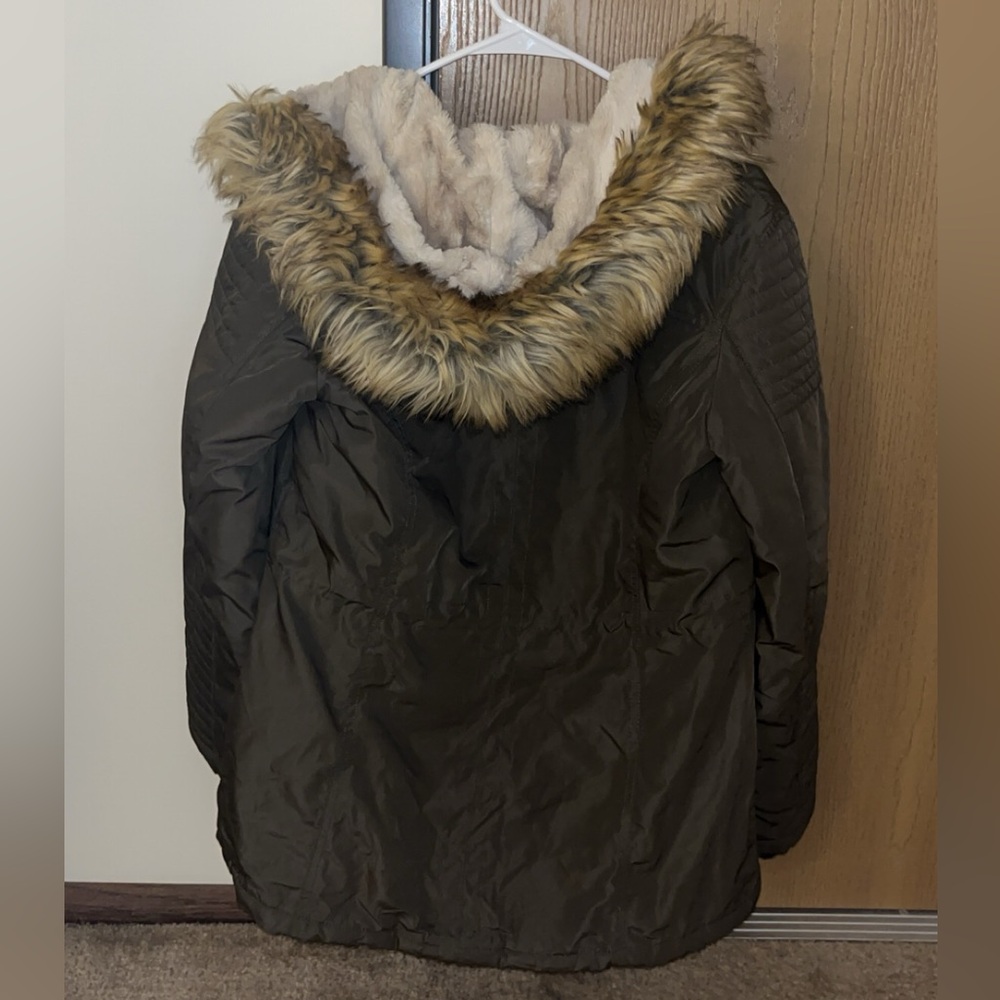 Nicole Miller army green winter coat, size medium